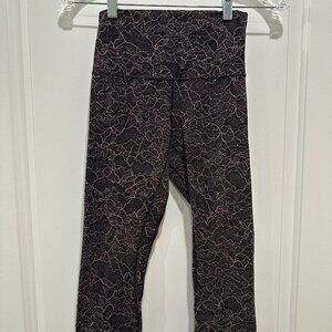 Lululemon Wunder Under High Rise Crop Leggings | Crackle Lace Print | Size 4